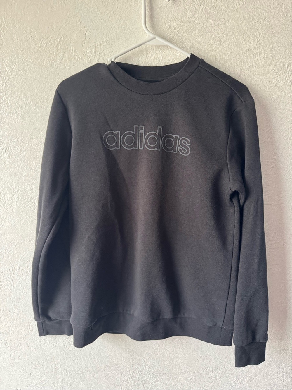 adidas Black Men’s Crewneck Sweatshirt with Subtle Logo